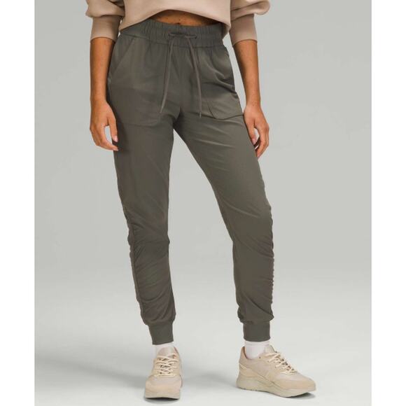 lululemon Beyond the Studio Jogger Size 2 Grey Sage Ruched Athleisure Tapered - Picture 3 of 10